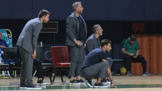 İzmit Belediyespor ilk galibiyetini aldı: 76 - 71