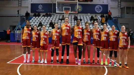İzmit Belediyespor, evinde dağıldı: 64 - 90