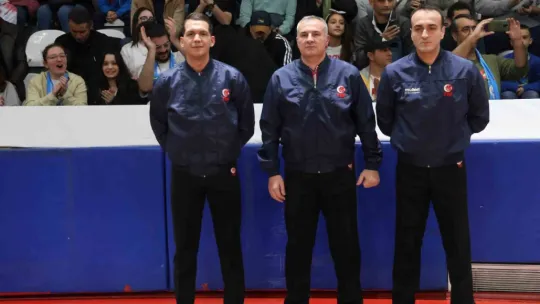 İzmit Belediyespor, evinde dağıldı: 64 - 90