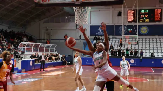 İzmit Belediyespor, Play-Off'a veda etti: 75 - 78