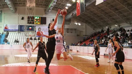 İzmit Belediyespor yine mağlup oldu: 51- 60