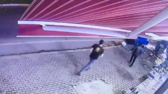 Kediyi ezmemek için manevra yapınca takla attı