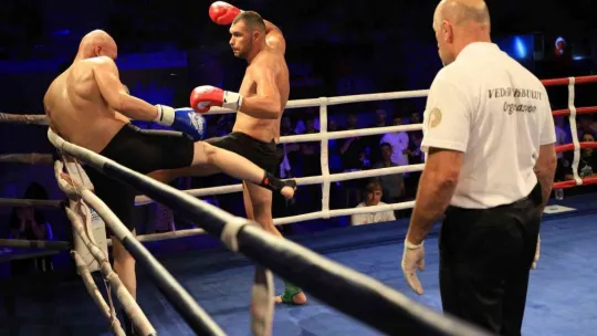 Kendi şehrinde dövüşüp uluslararası zafer kazandı