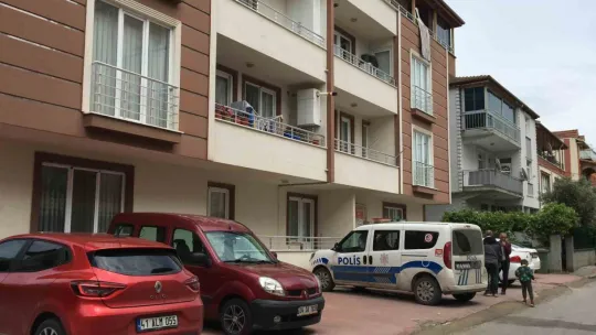 Kendisinden haber alınmayan kadın evde ölü bulundu