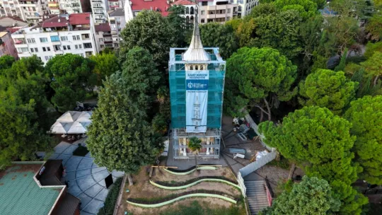 Kent tarihine ışık tutan 125 yıllık saat kulesinde titiz çalışma