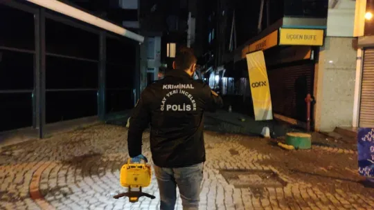 Barlar sokağında mekana silahlı saldırı: Yaralılar var