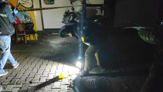 Barlar sokağında mekana silahlı saldırı: Yaralılar var