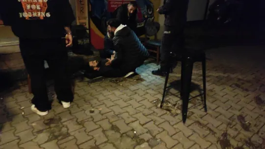 Barlar sokağında mekana silahlı saldırı: Yaralılar var