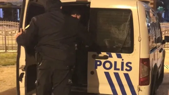 İzmit'te bıçaklı kavga! 1 yaralı!