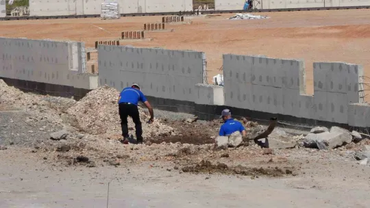 Kepçe, ana hattı patlattı: Çok sayıda ekip sevk edildi