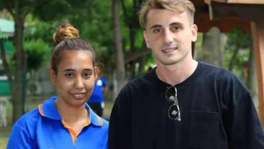 Kerem Aktürkoğlu özel öğrencilerin yüzünü güldürdü