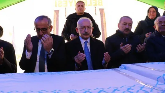 Kılıçdaroğlu şehidimizin ailesini ziyaret etti