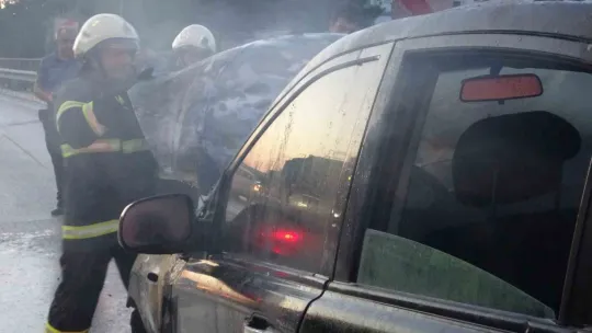 Kilometrelerce yol gidip aldığı cip, dönüş yolunda yandı