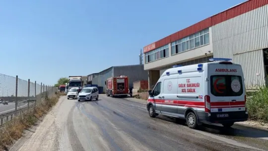 Kimyasal maddelerin bulunduğu fabrika alevlere teslim oldu