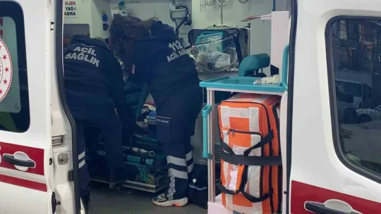 Kiralık otomobil bariyerlere çarptı!