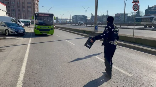 Kocaeli Emniyeti uyardı: Kış lastiklerinizi sakın çıkarmayın!