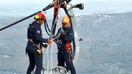 Teleferik hattında gerçeği aratmayan tatbikat