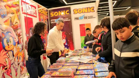 Kitap fuarında çocukların çizgi roman sevgisi