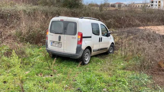 Kız arkadaşına kiralık araçta dehşeti yaşattı