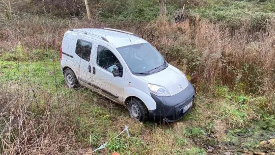 Kız arkadaşına kiralık araçta dehşeti yaşattı