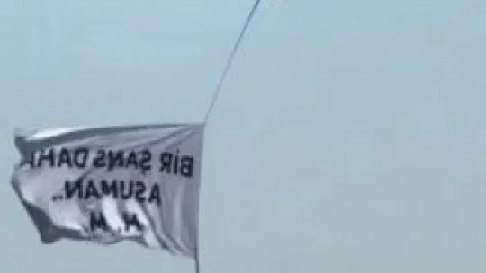 Kız arkadaşından son şansı böyle istedi