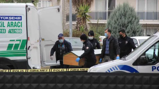 Sevgilisinin cesedini polis merkezine götürmüştü! Cezası belli oldu!