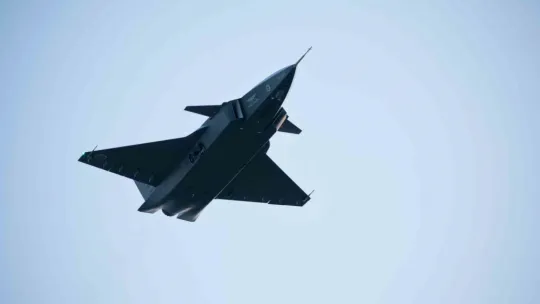 KIZILELMA VE AKINCI'dan kol uçuşu