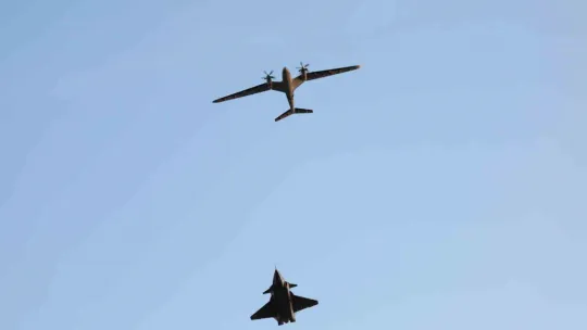 KIZILELMA VE AKINCI'dan kol uçuşu