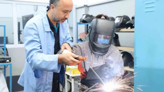 Kızlar erkek öğrencilere meydan okudu