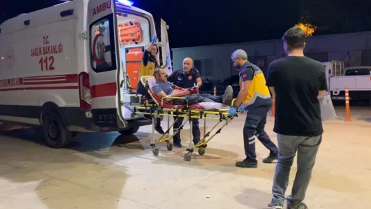 Alkollü şahıs 3 kişi tarafından bıçaklandı