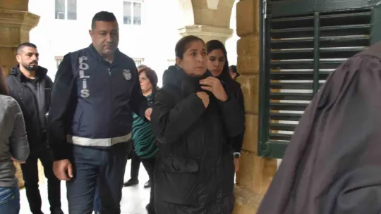 KKTC'de eski Bakan ve eşi yolsuzluk soruşturmasında hakim karşısına çıktı