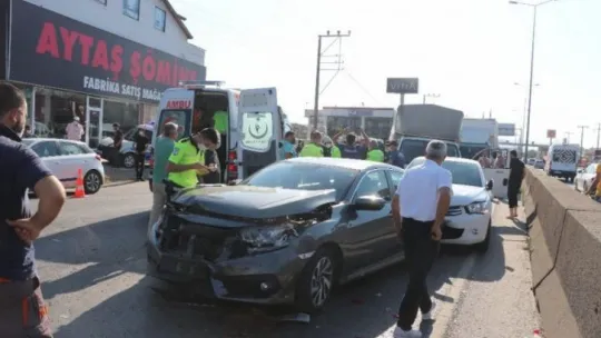 Kocaeli 11 araç birbirine girdi: 3 yaralı!