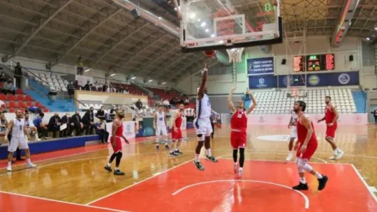 Kocaeli BŞB Kağıtspor dolu dizgin!