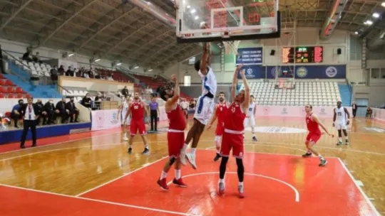 Kocaeli BŞB Kağıtspor dolu dizgin!