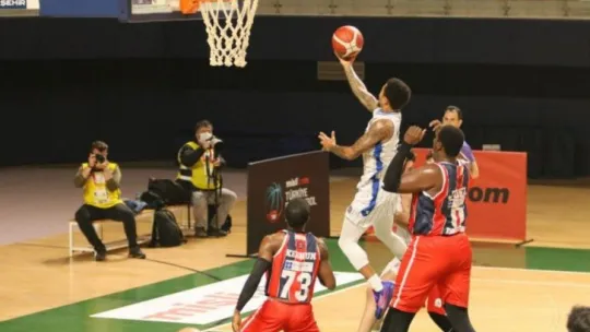 Kocaeli BŞB Kağıtspor mağlup oldu: 69 - 78