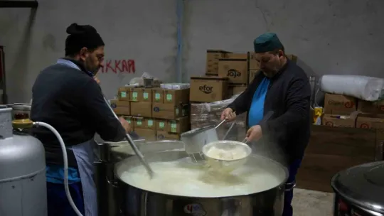 Kocaeli Büyükşehir çadır kentinde ilk sahur yapıldı