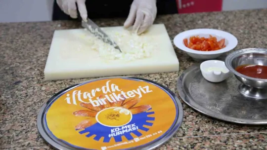 Kocaeli Büyükşehir depremzede ailelerin iftar sofralarına konuk olacak