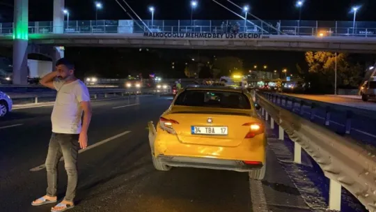 Kocaeli D-100'de 3 ticari taksi birbirine girdi!