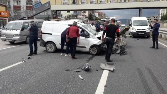 Kocaeli'de 'hatalı sollama' kazası!