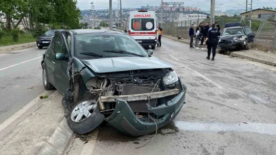 Kocaeli'de U dönüşü kazası: 5 yaralı
