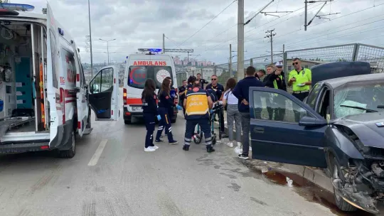 Kocaeli'de U dönüşü kazası: 5 yaralı