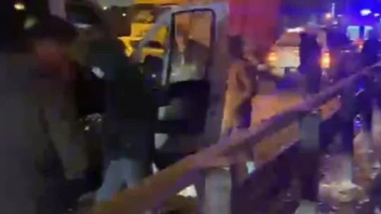Kocaeli'de 10'dan fazla araç kazaya karıştı, D100 trafiğe kapatıldı