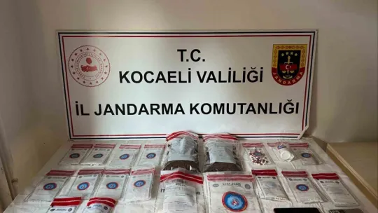 Kocaeli'de 114 adet sentetik ecza ele geçirildi: 2 tutuklama