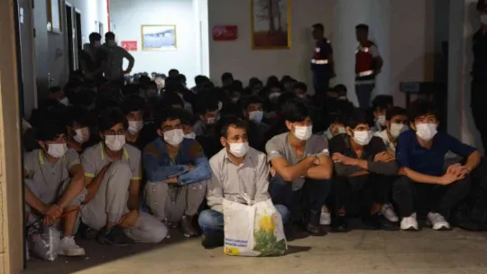 136 düzensiz göçmen ülkesine gönderildi