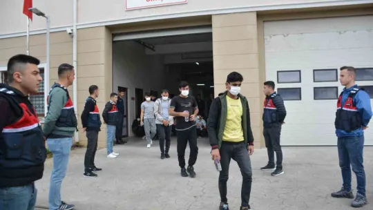 137 Afgan uyruklu göçmen sınır dışı ediliyor