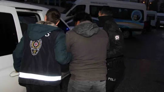 Kocaeli'de 16 ayrı adreste silah kaçakçılarına baskın
