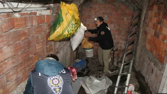 Kocaeli'de 16 ayrı adreste silah kaçakçılarına baskın