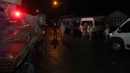 Kocaeli'de 16 ayrı adreste silah kaçakçılarına baskın