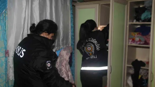 Kocaeli'de 16 ayrı adreste silah kaçakçılarına baskın