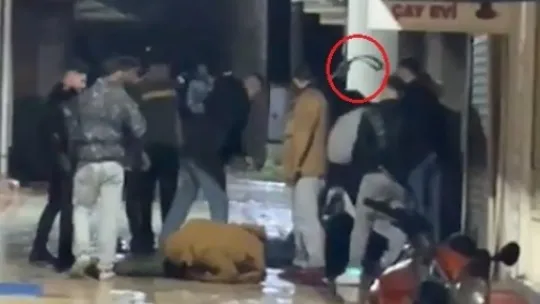 Kocaeli'de 2 kişiyi acımasızca kemerle döven şahıslar yakalandı